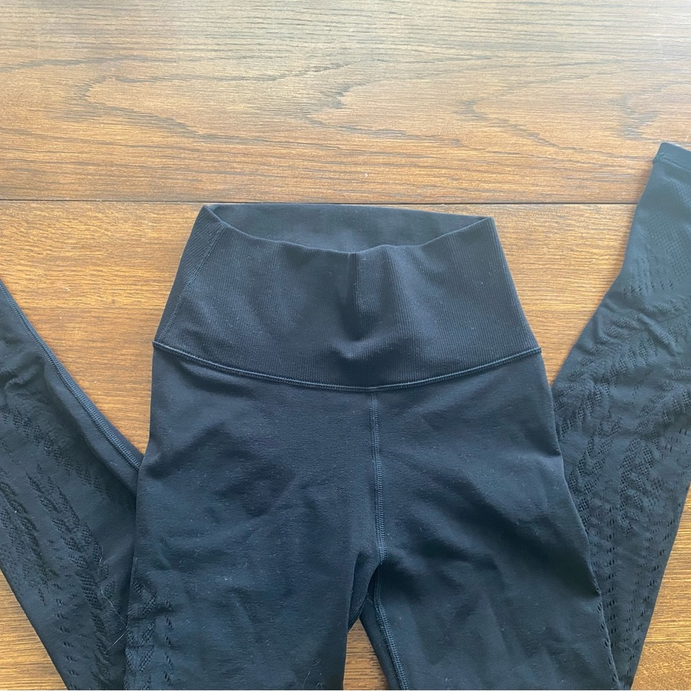 Black detailed seamless leggings